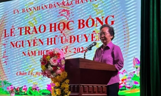 Trao học bổng Nguyễn Hữu Duyên năm học 2023-2024 tại Hà Nam