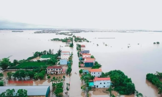 Miền Trung đối mặt mưa lũ đỉnh điểm